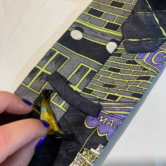 Lot of 2 Silk Cartoon Theme Ties - Picture 8 of 8